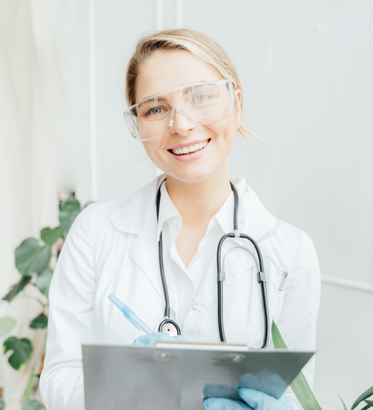 4_Home_Doctors_Online_Consultation-Hero.jpg